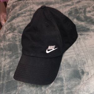 Black Nike hat